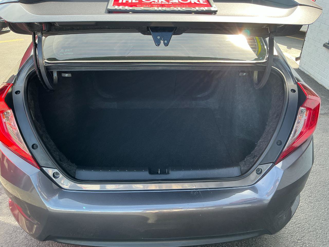 Used 2018 Honda Civic EX image 19