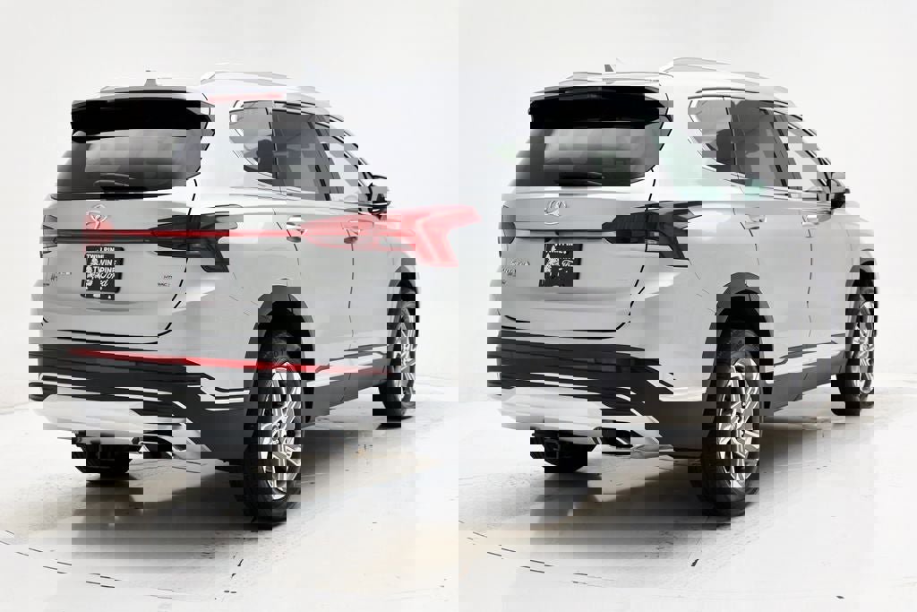 Used 2023 Hyundai Santa Fe SEL w/ Premium Package image 9