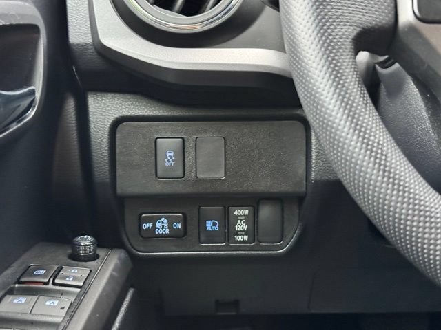 Used 2021 Toyota Tacoma TRD Sport AWD/4WD image 31
