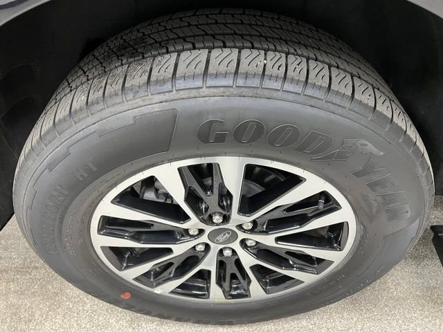 Used 2025 Ford Expedition Platinum image 15