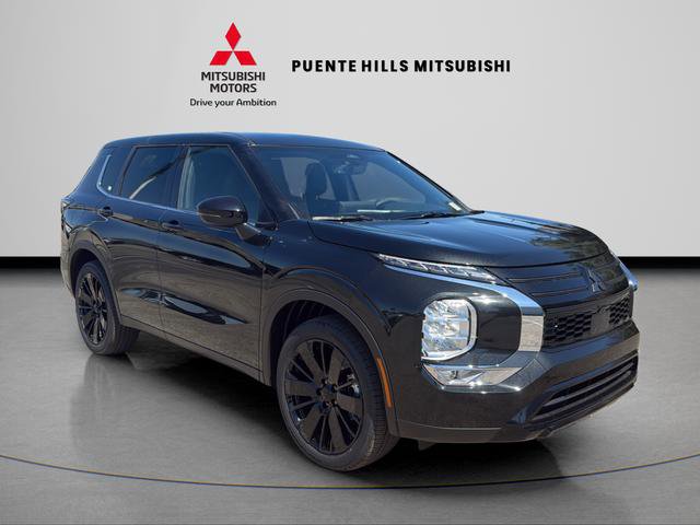 New 2026 Mitsubishi Outlander LE FWD image 3