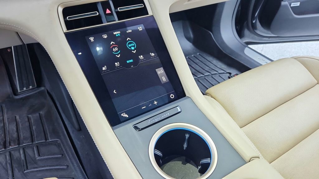 Used 2020 Porsche Taycan Turbo image 22