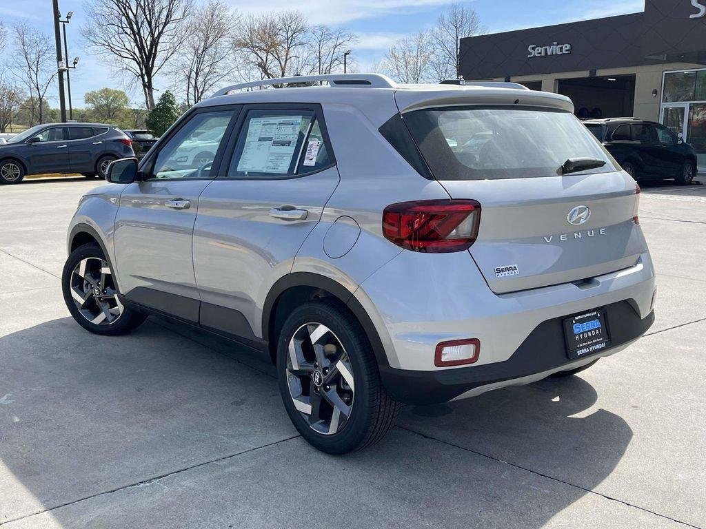New 2026 Hyundai Venue SEL FWD image 29