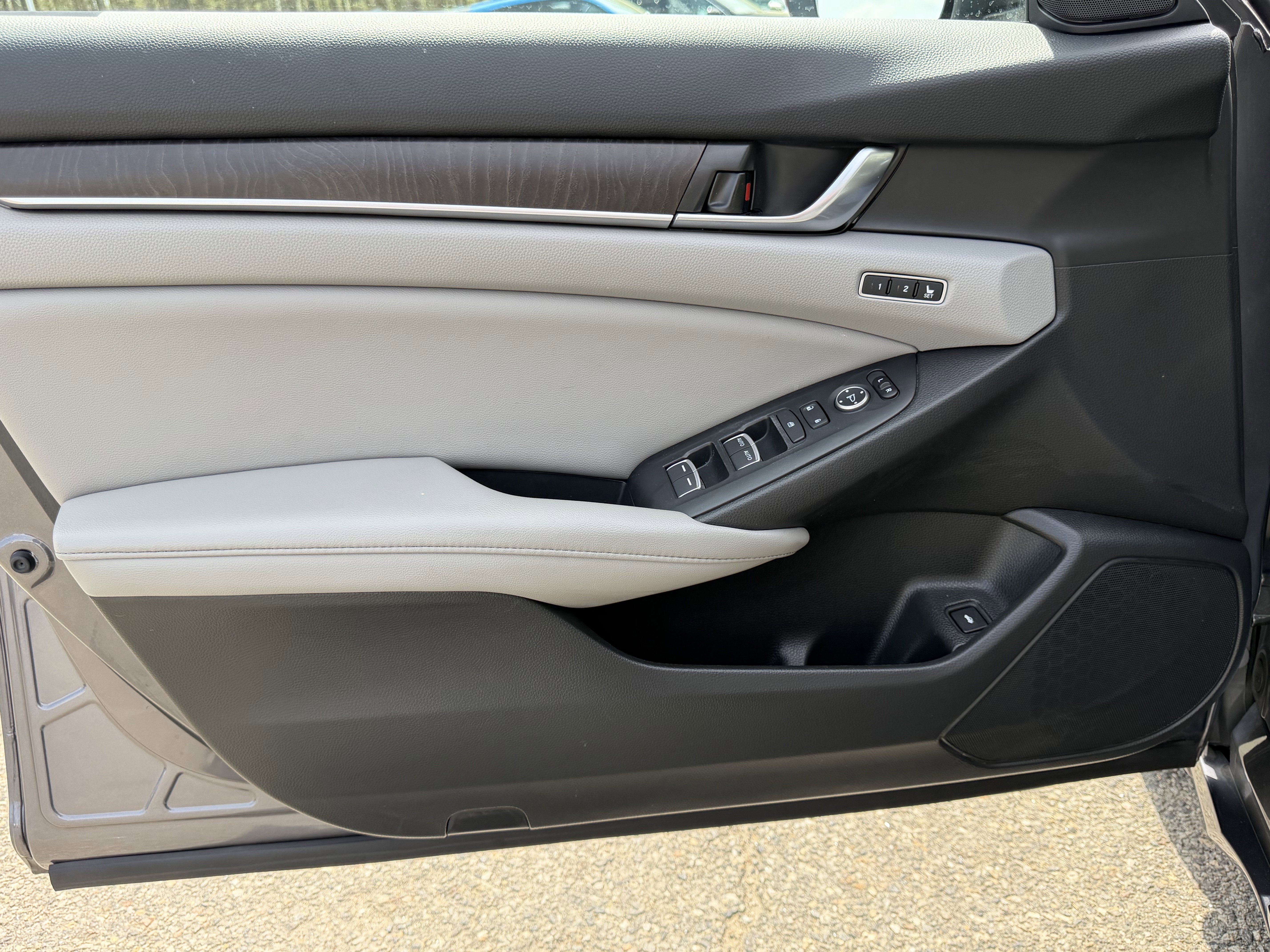Used 2020 Honda Accord EX-L image 10