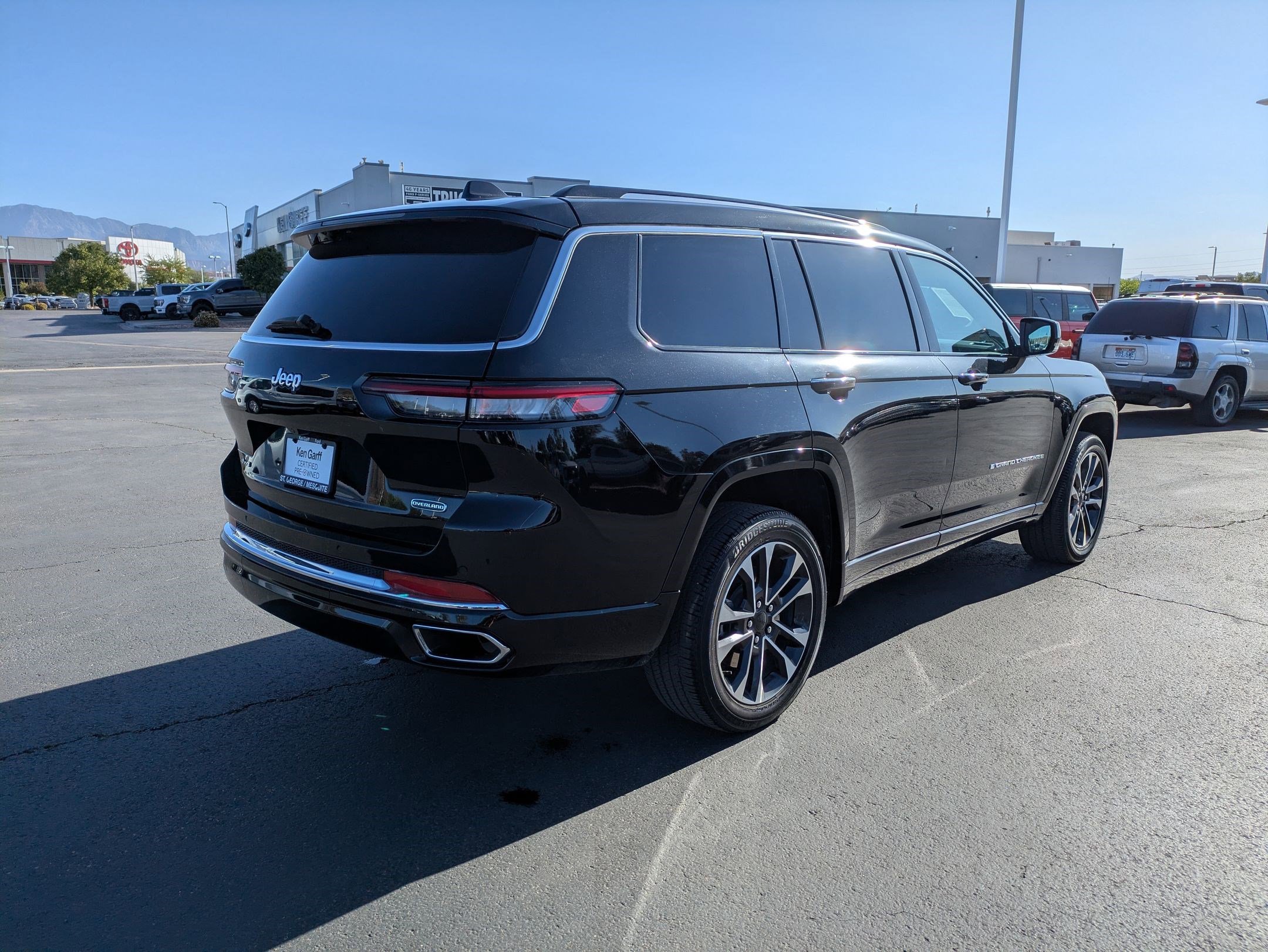 Used 2023 Jeep Grand Cherokee L Overland image 3