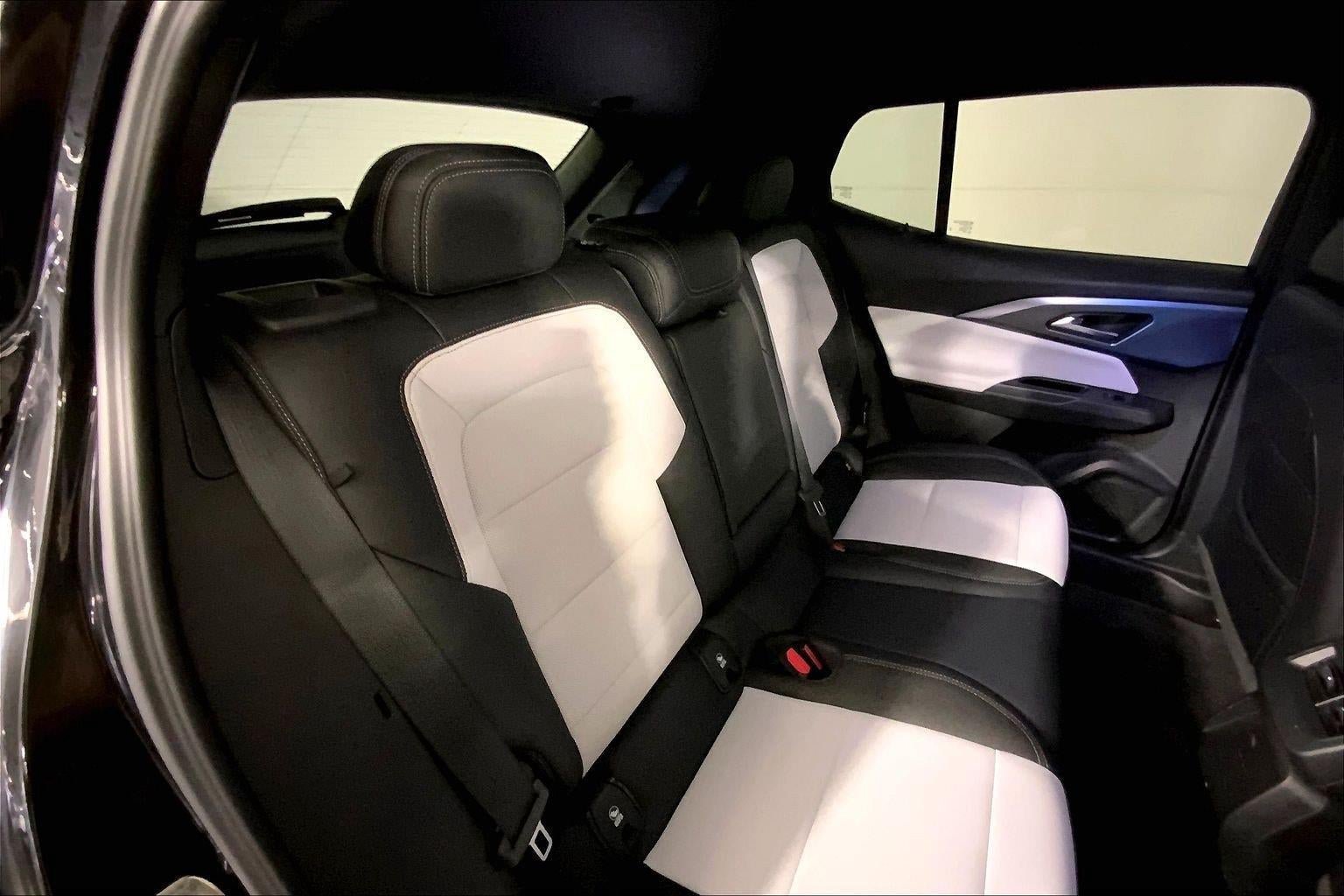 Used 2025 Chevrolet Equinox EV LT FWD image 23