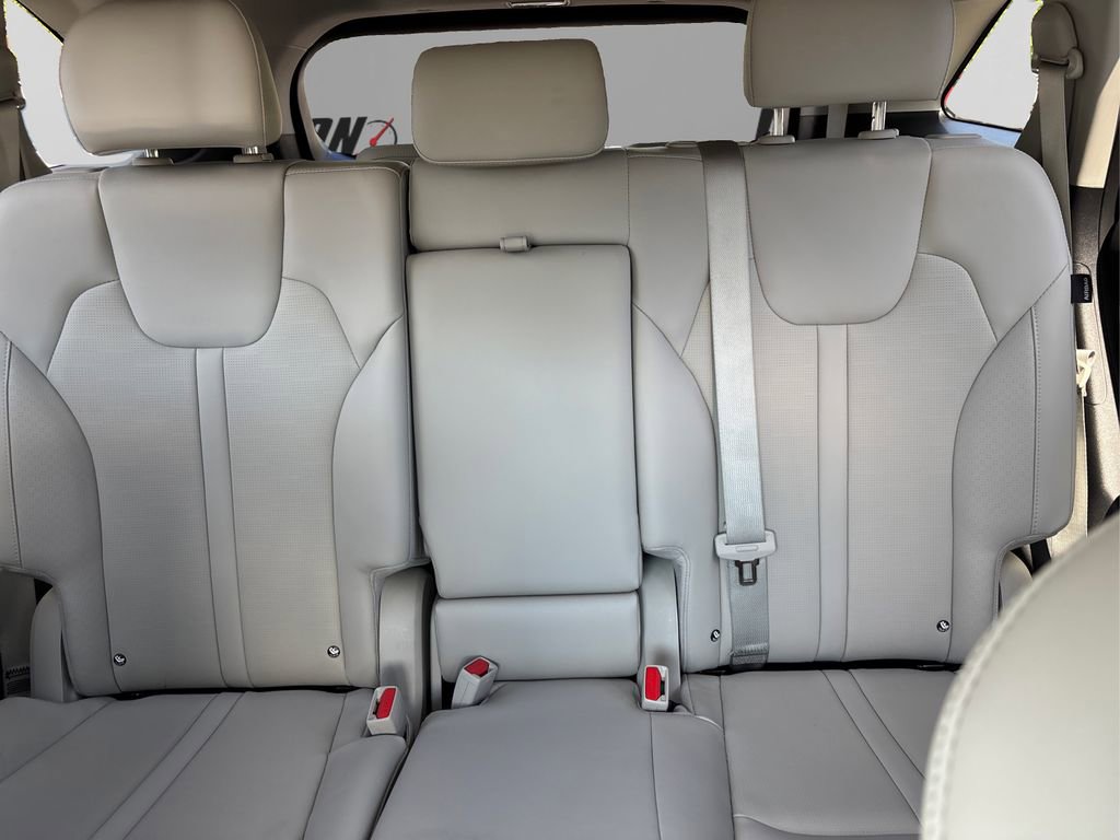 Certified 2025 Kia Sorento S image 17