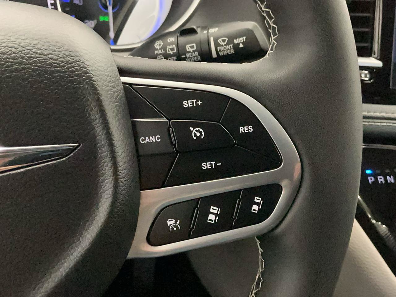 Used 2023 Chrysler Pacifica Touring-L w/ Uconnect Theater Family Group AWD/4WD image 27