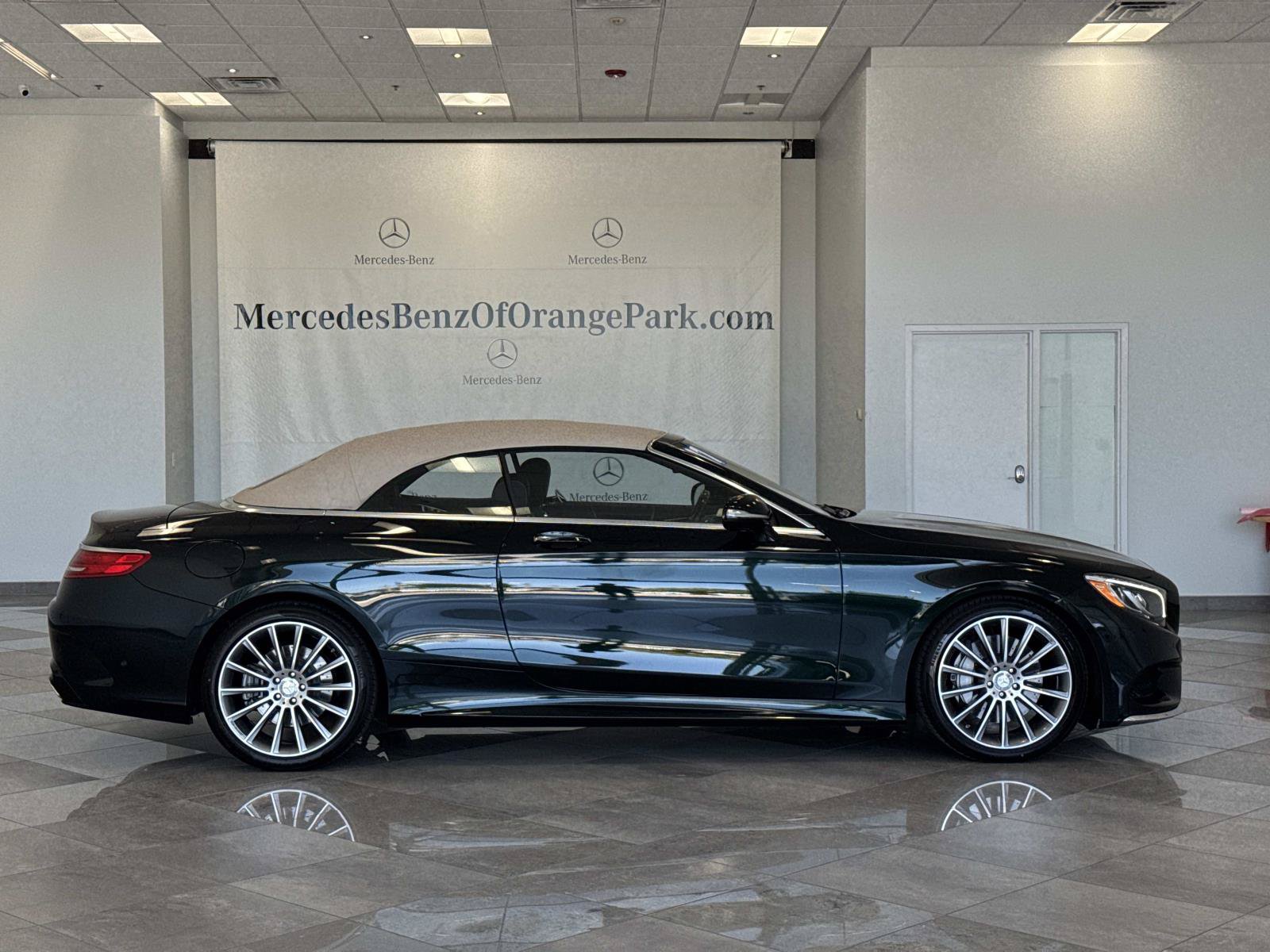 Used 2017 Mercedes-Benz S 550 Cabriolet image 4