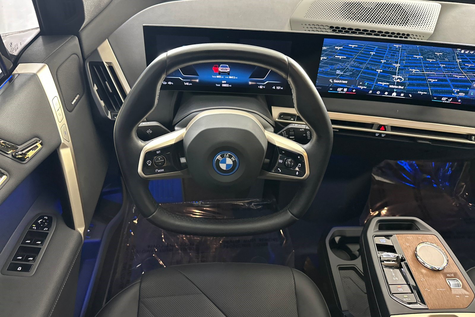 Used 2025 BMW iX xDrive50 w/ Premium Package AWD/4WD image 32