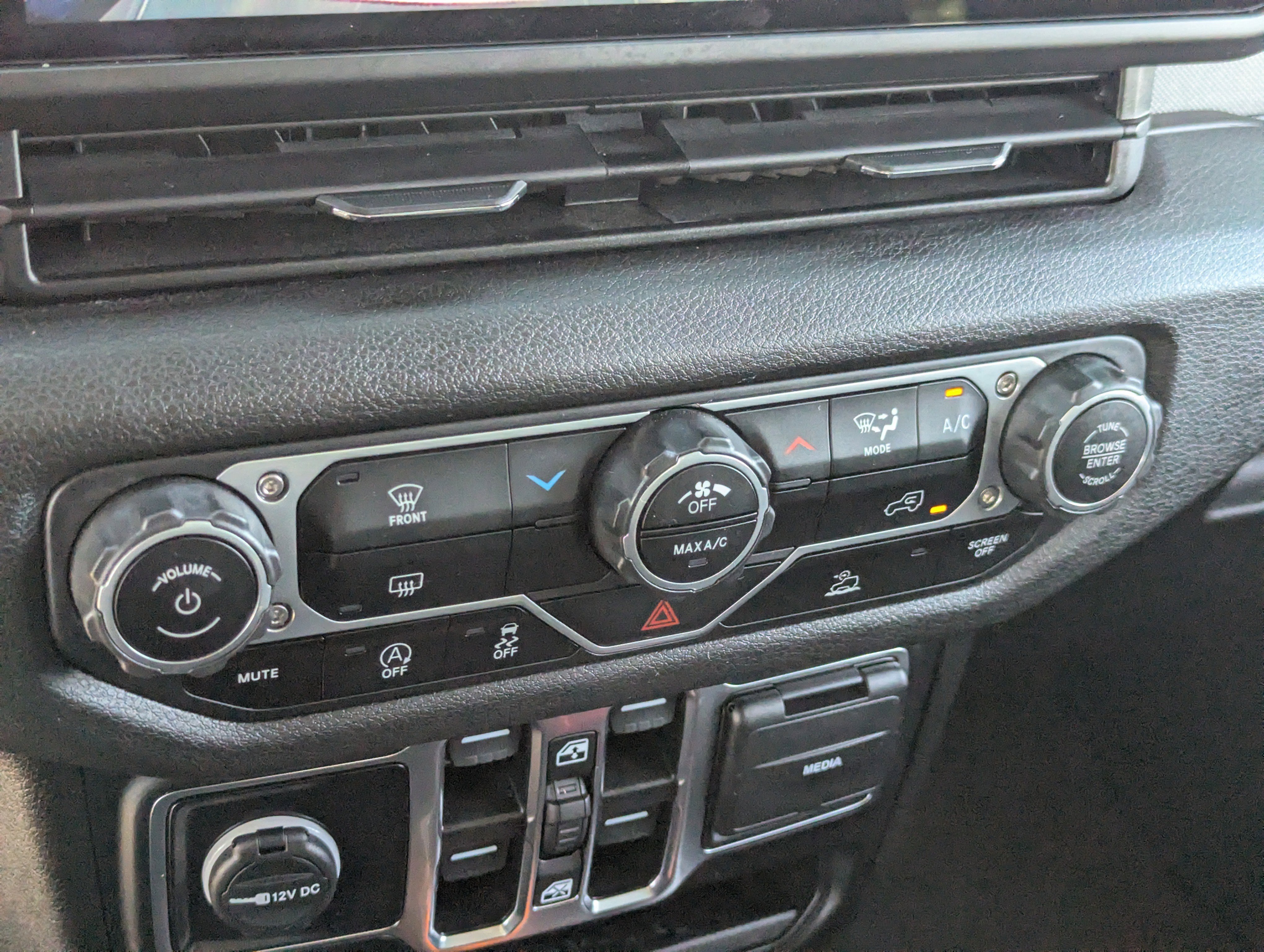 Used 2025 Jeep Gladiator Sport image 24