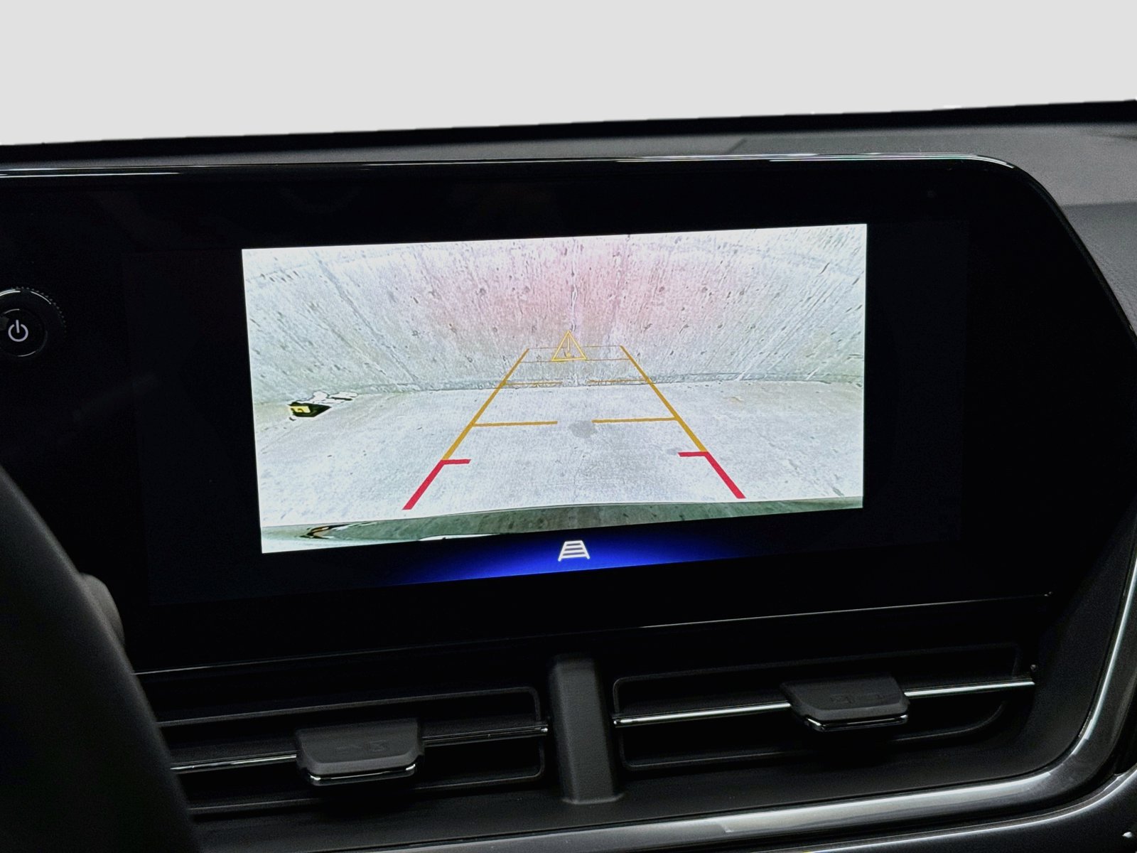New 2026 Chevrolet Trax ACTIV w/ Sunroof Package FWD image 16