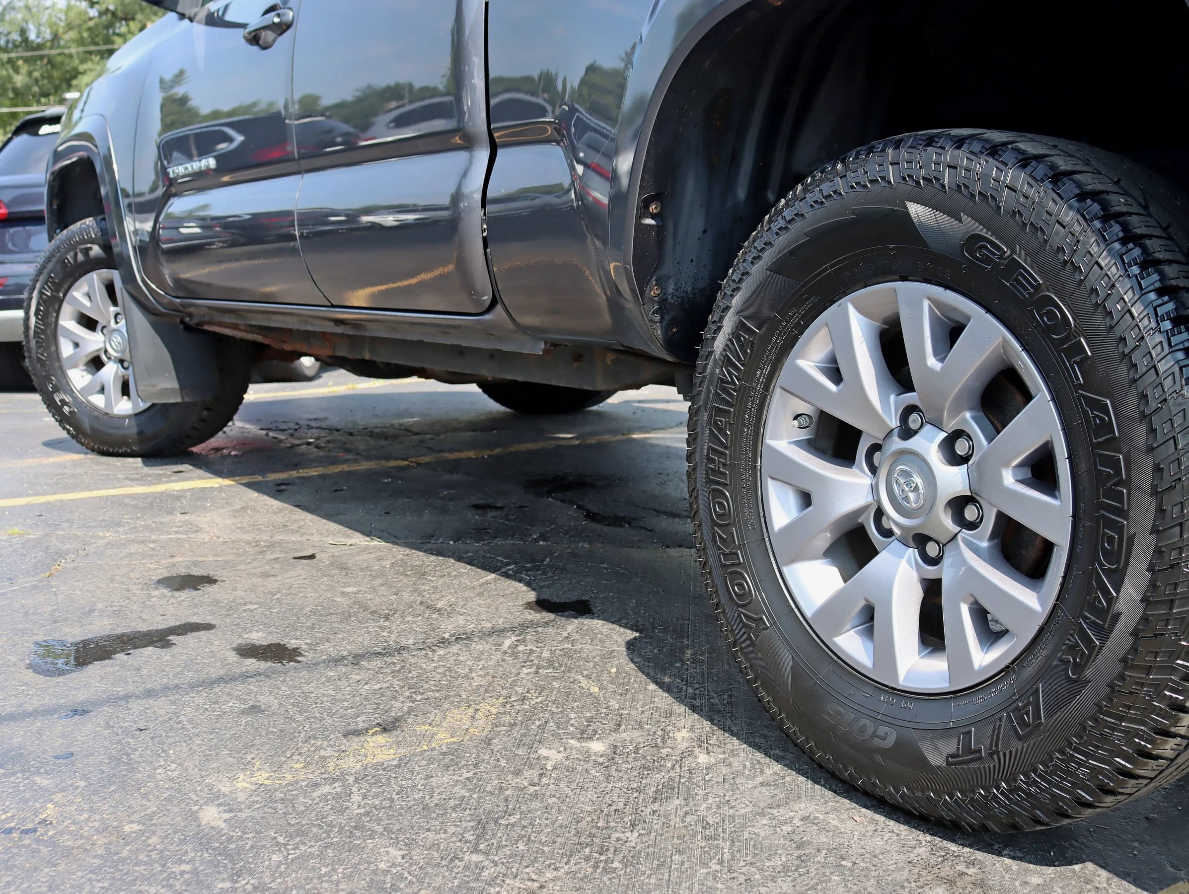 Used 2018 Toyota Tacoma SR5 AWD/4WD image 14