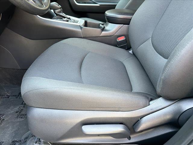 Used 2025 Toyota RAV4 LE AWD/4WD image 12
