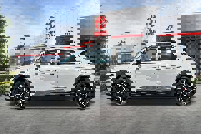 Used 2024 Hyundai Ioniq 5 SE RWD image 8