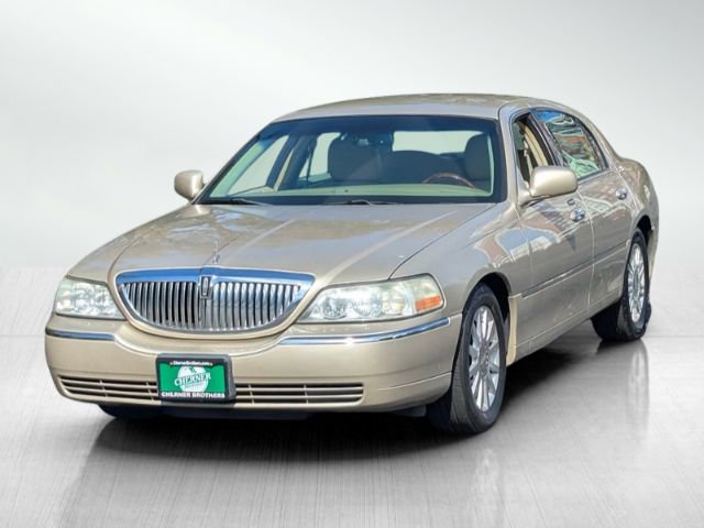 Used 2011 Lincoln Town Car Signature Limited image 8