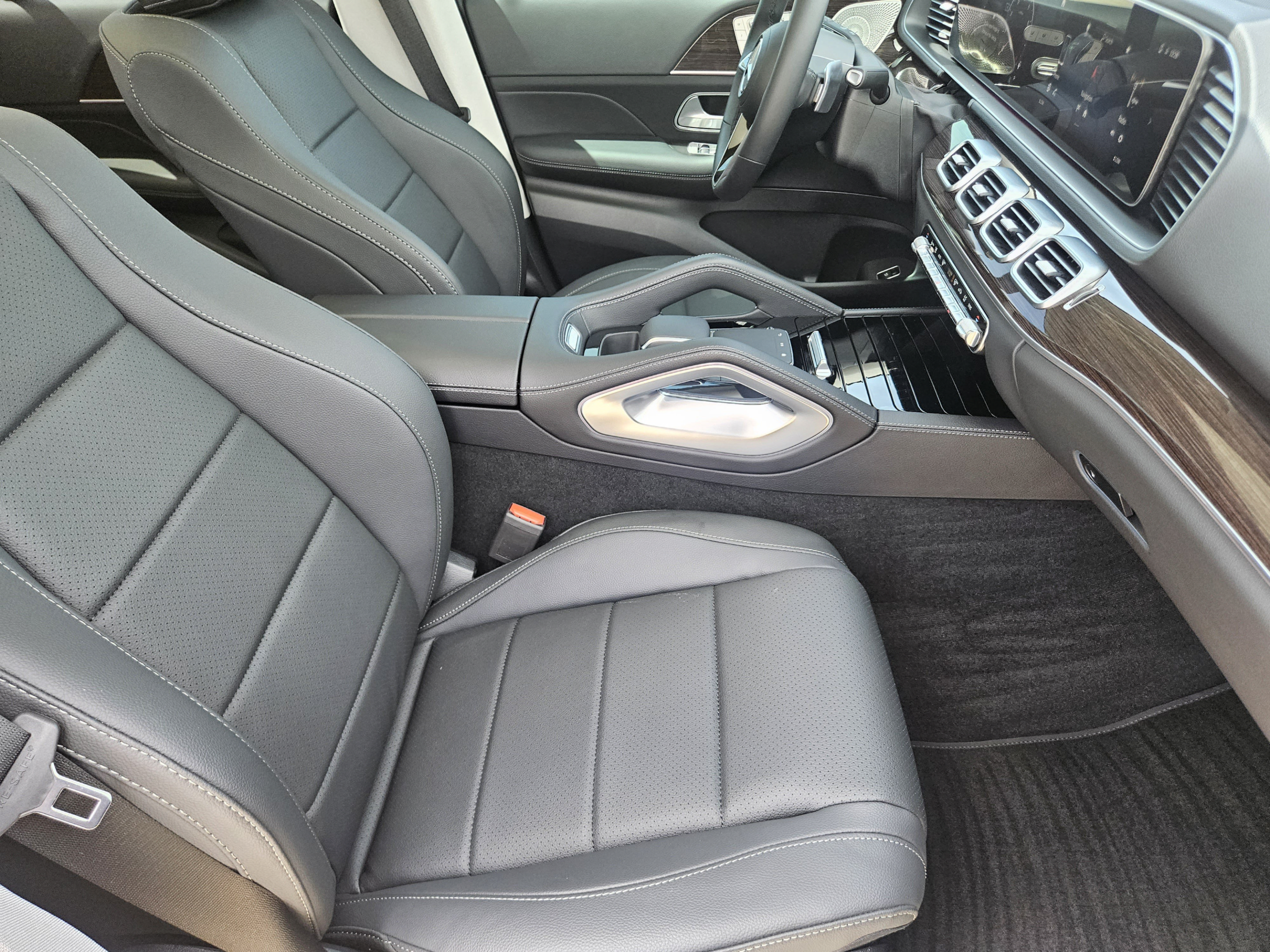 Certified 2026 Mercedes-Benz GLE 450 4MATIC image 6