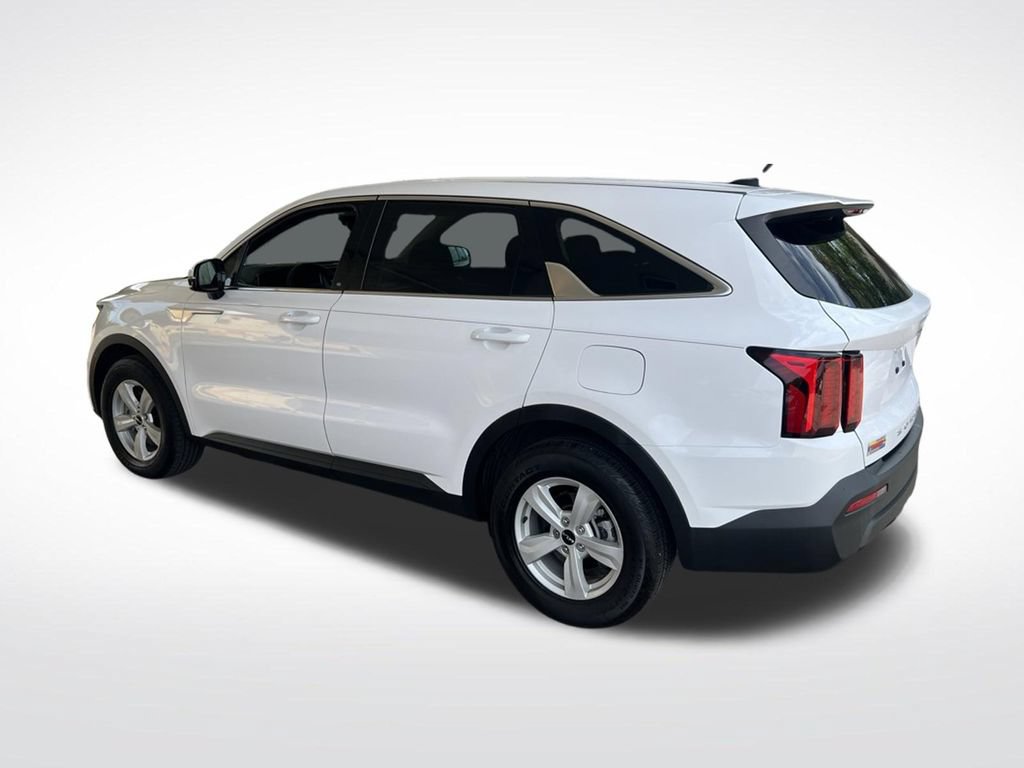 Certified 2022 Kia Sorento LX FWD image 42
