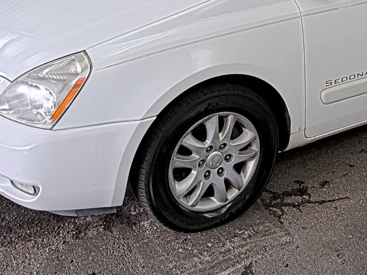 Used 2006 Kia Sedona LX FWD image 14