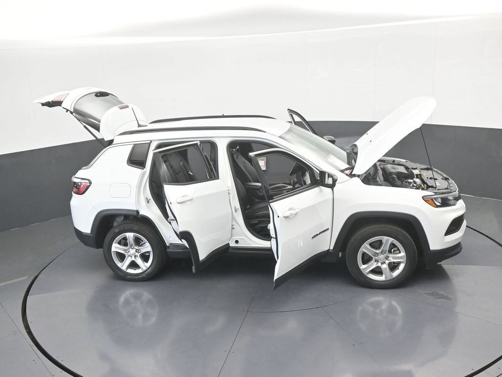 Used 2023 Jeep Compass Latitude image 33