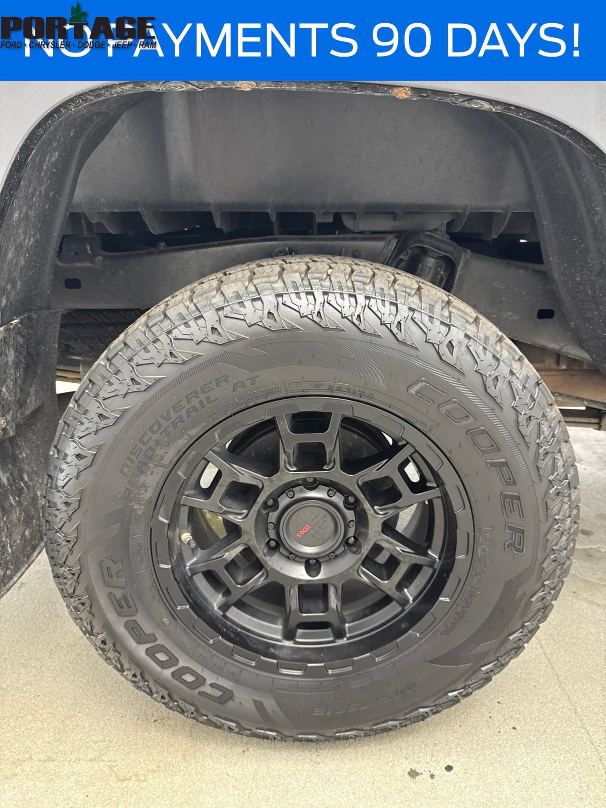 Used 2020 Toyota Tacoma SR AWD/4WD image 33