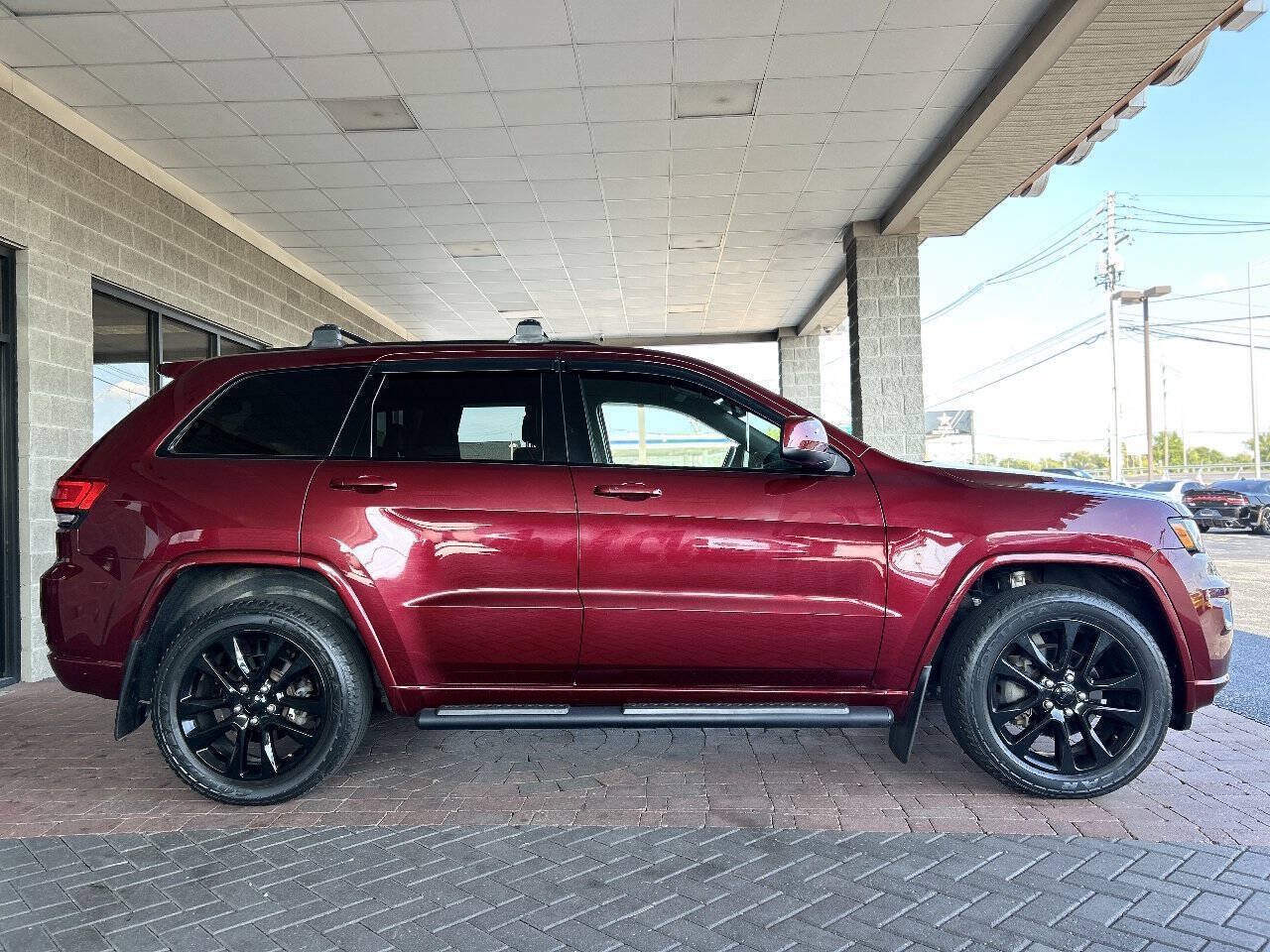 Used 2019 Jeep Grand Cherokee Altitude AWD/4WD image 20