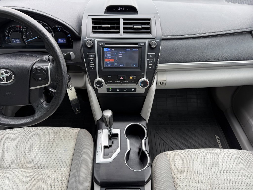 Used 2013 Toyota Camry LE image 21