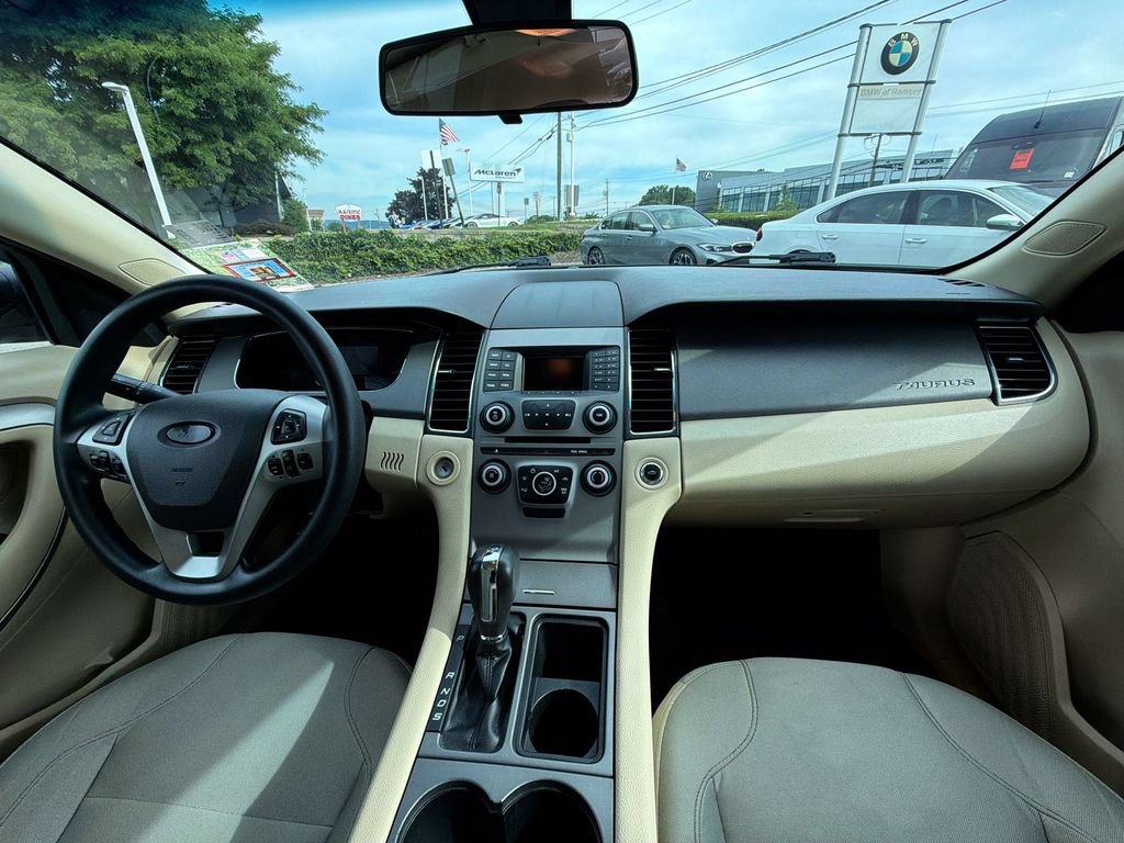 Used 2019 Ford Taurus SE FWD image 18