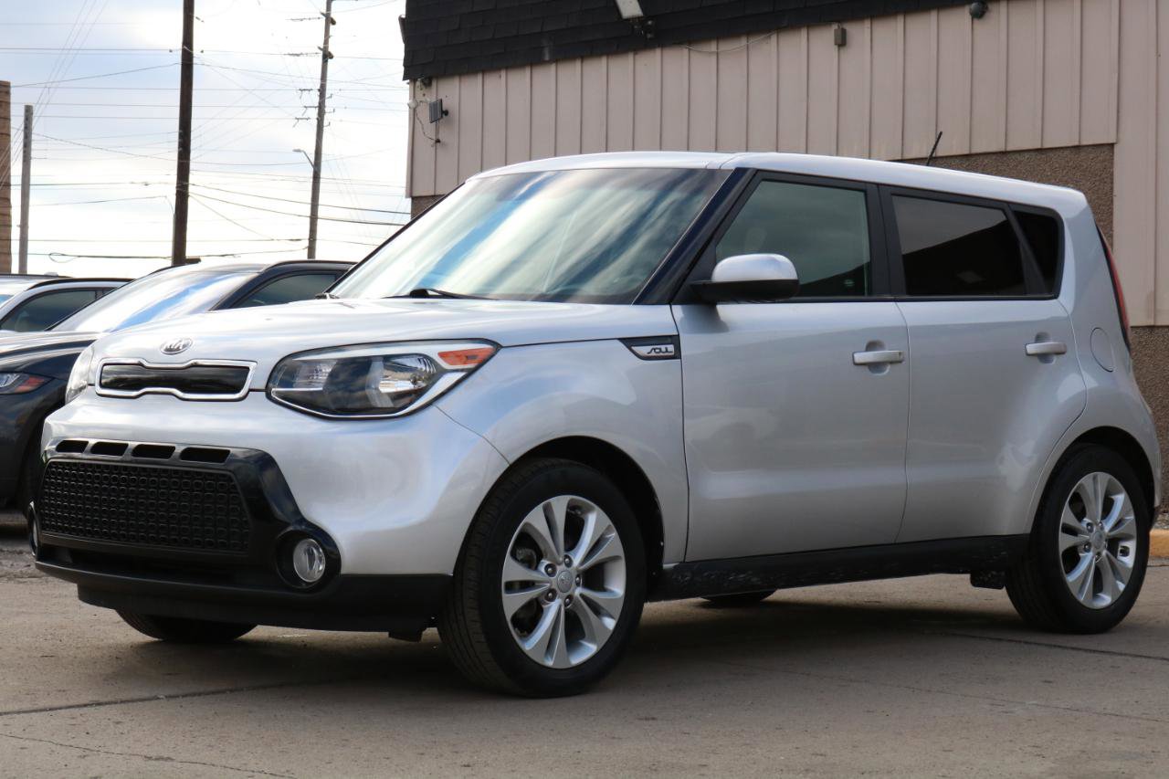 Used 2016 Kia Soul + FWD image 18
