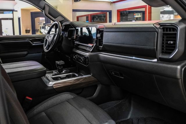 Used 2024 Chevrolet Silverado 1500 RST w/ Z71 Off-Road Package AWD/4WD image 13