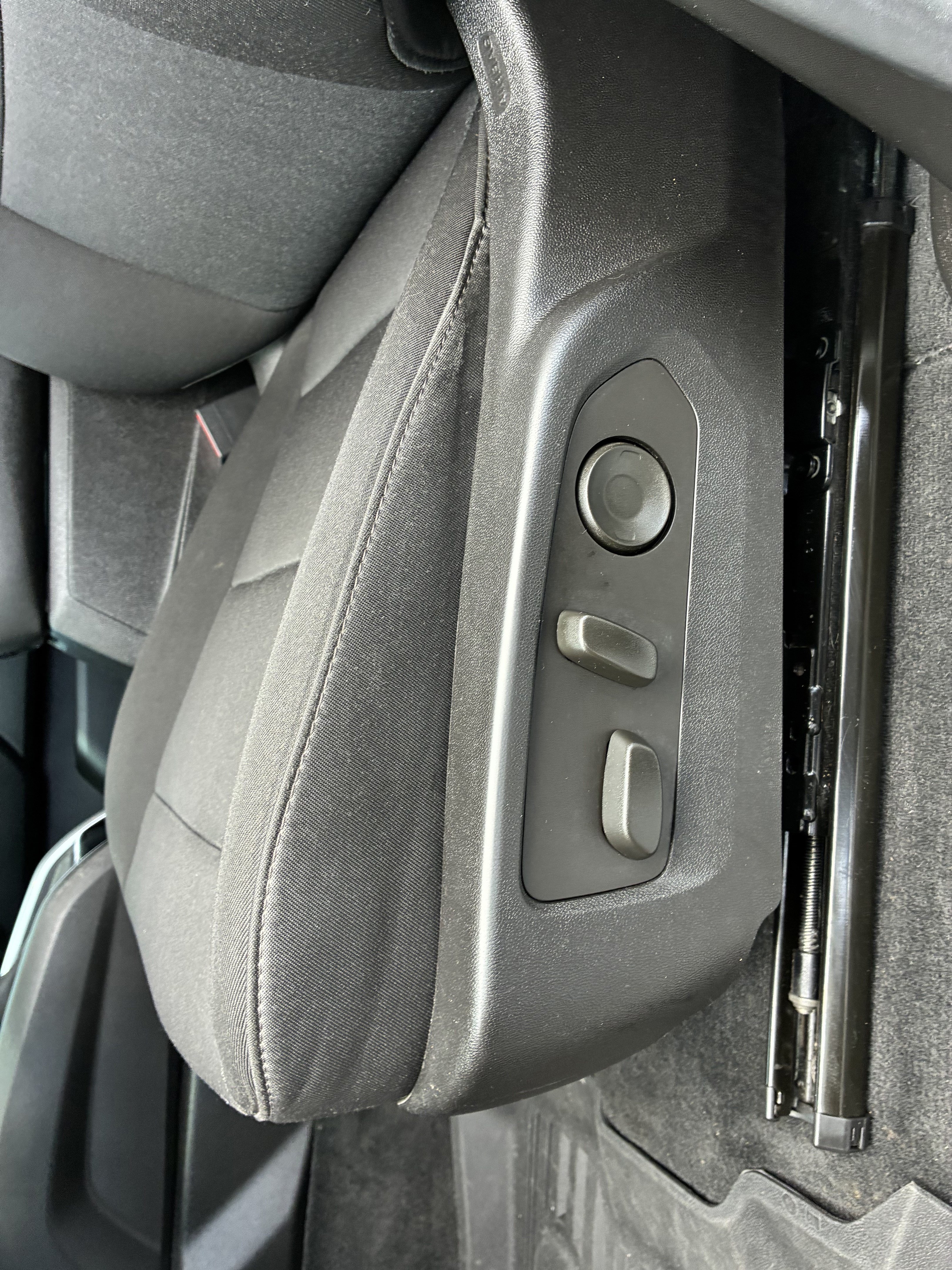 Used 2023 Chevrolet Colorado Trail Boss w/ Technology Package AWD/4WD image 24