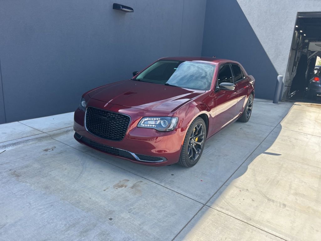 Used 2019 Chrysler 300 Touring w/ Sport Appearance Package image 1