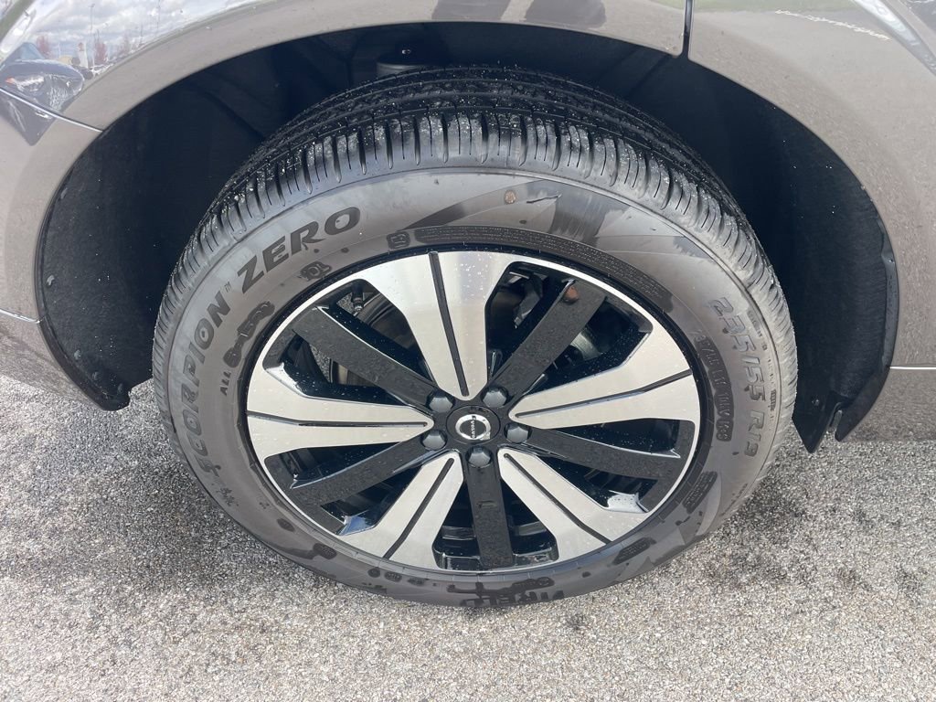 Certified 2025 Volvo XC60 T8 Core w/ Climate Package image 14