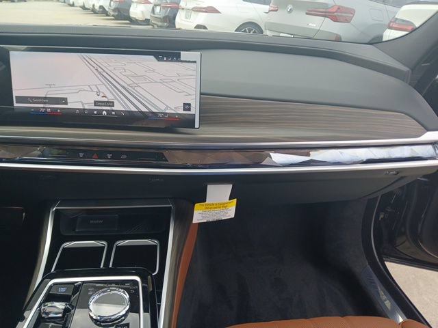 New 2025 BMW i7 xDrive60 AWD/4WD image 18