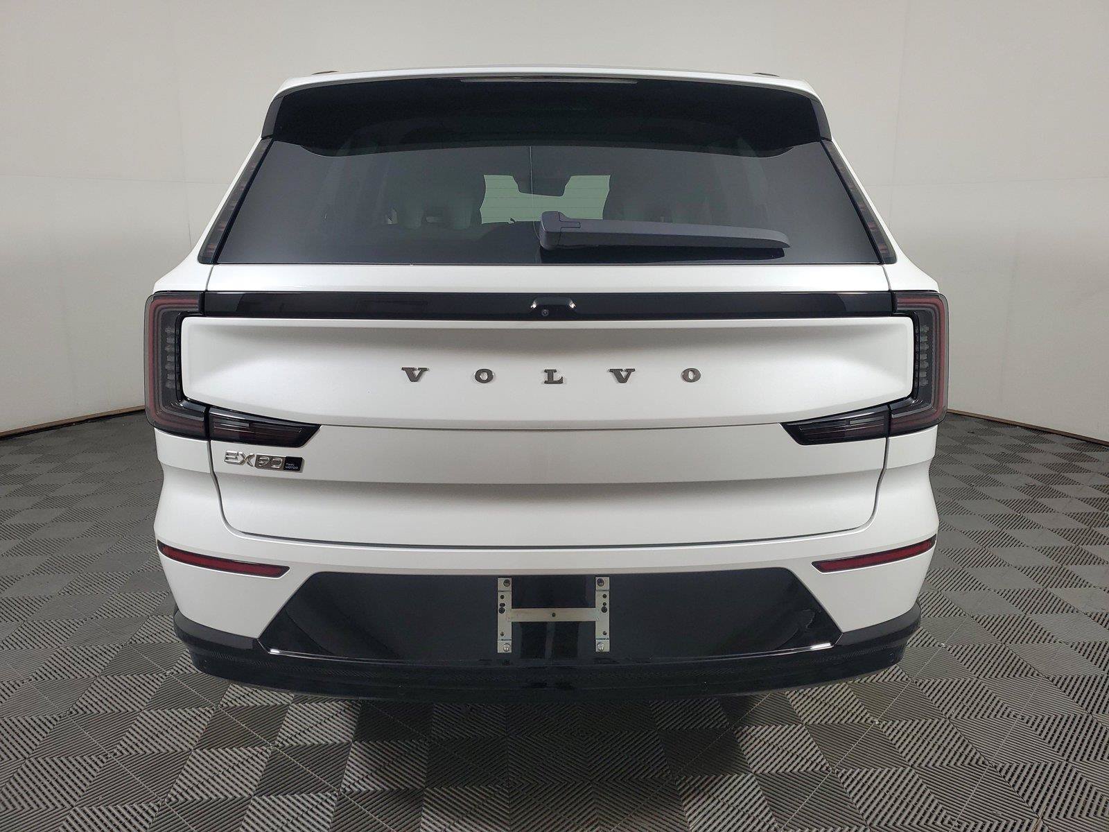 Certified 2025 Volvo EX90 Plus AWD/4WD image 6