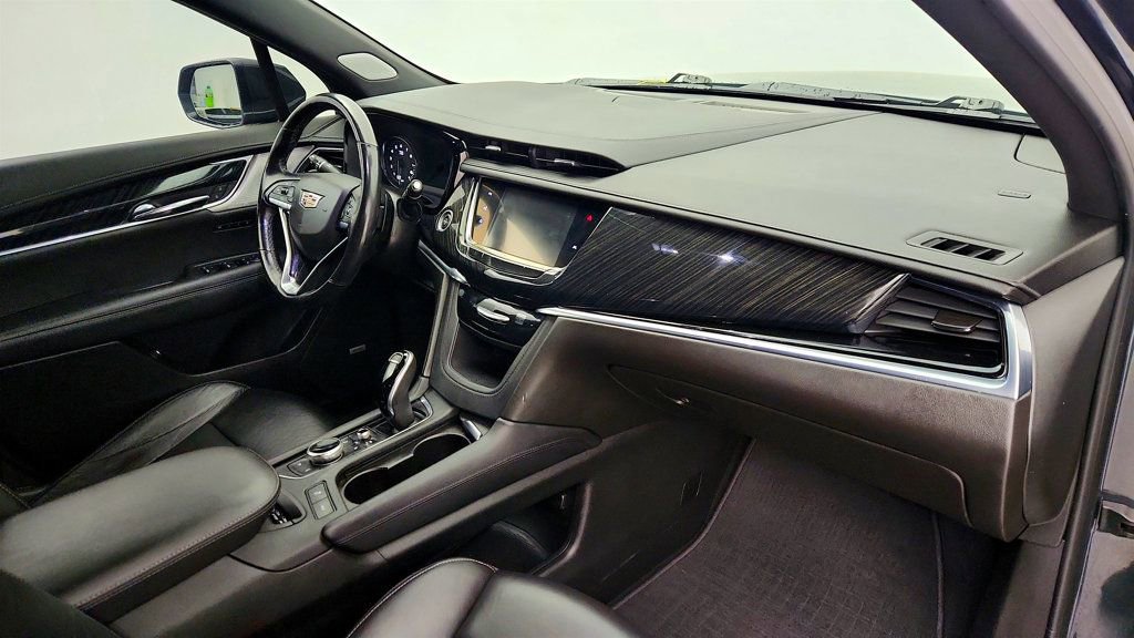 Used 2020 Cadillac XT6 Premium Luxury image 27