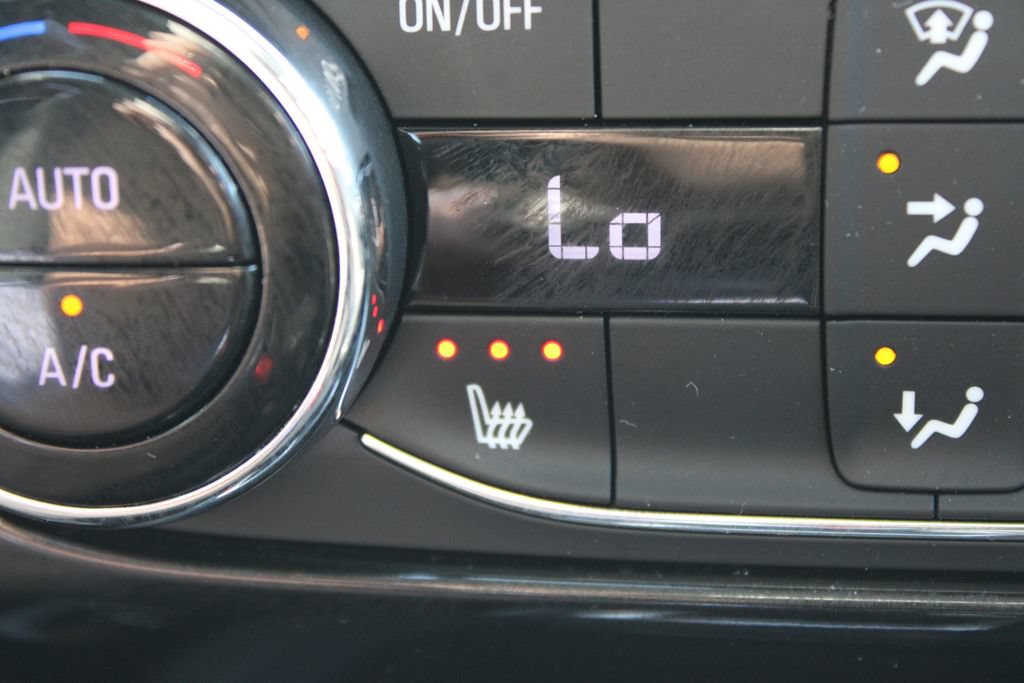 Used 2025 Chevrolet TrailBlazer LT w/ Convenience Package FWD image 50