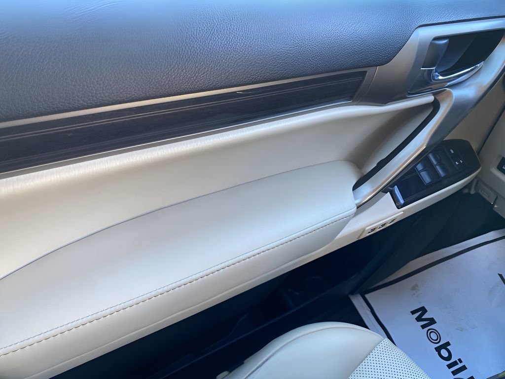 Used 2020 Lexus GX 460 Premium w/ Premium Package image 27