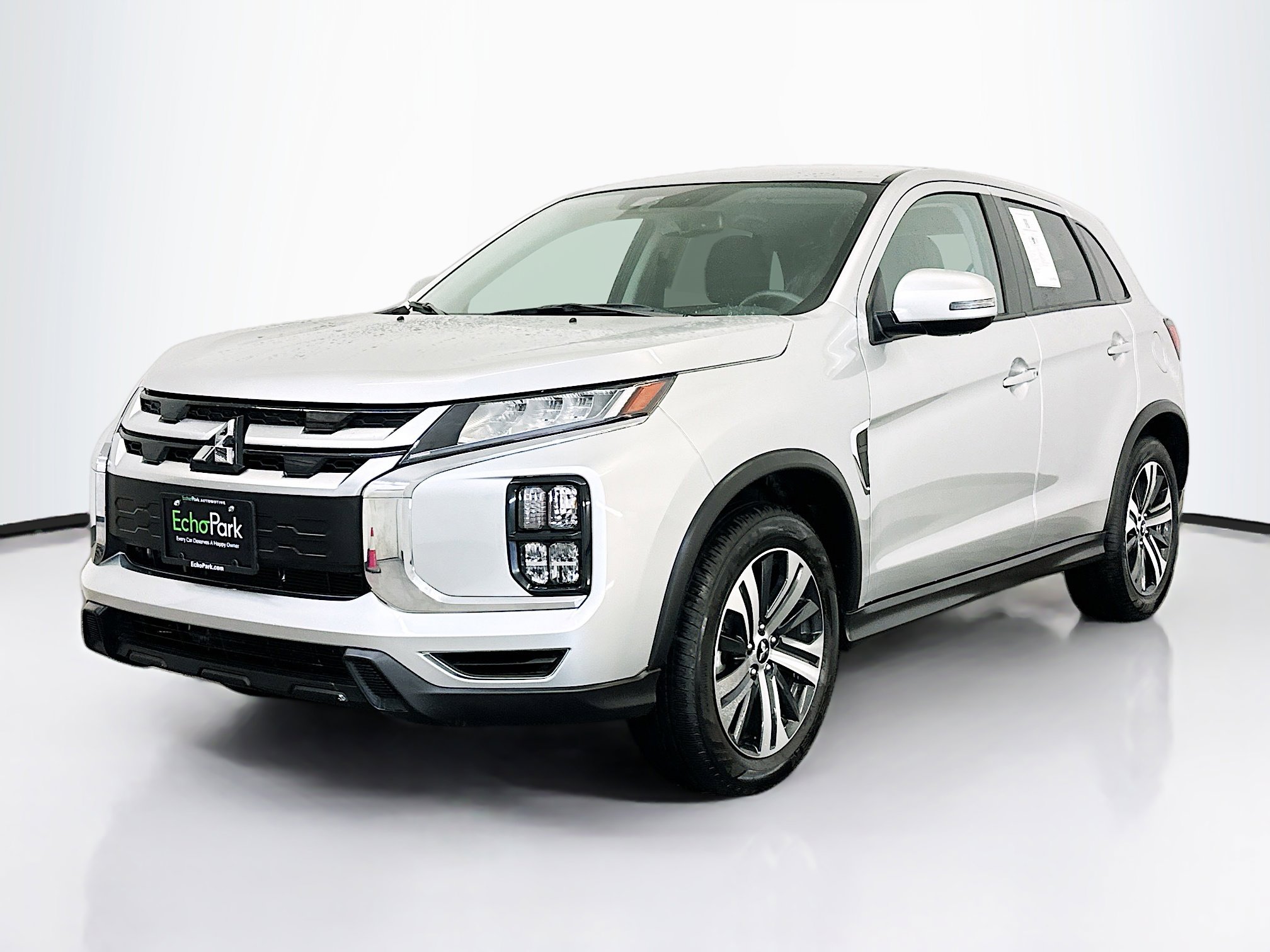 Used 2025 Mitsubishi Outlander Sport SE AWD/4WD image 3