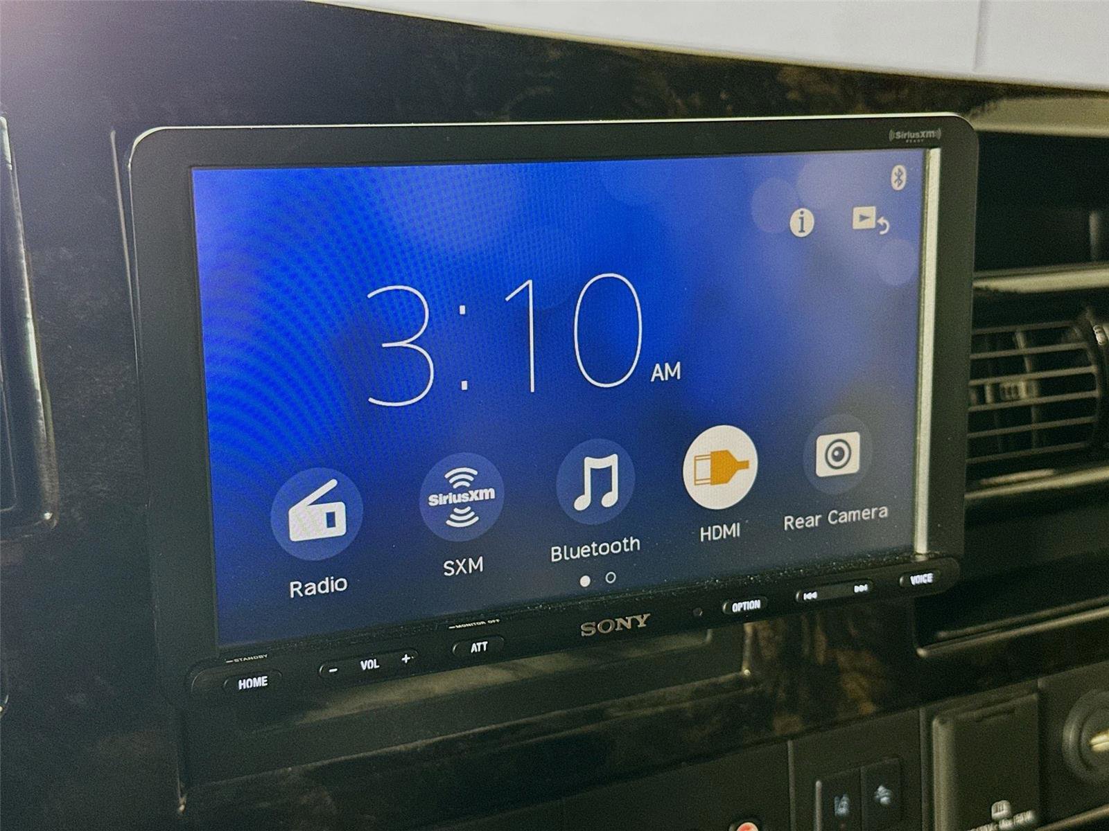 Used 2021 Chevrolet Express 3500 LS w/ Chrome Appearance Package image 8