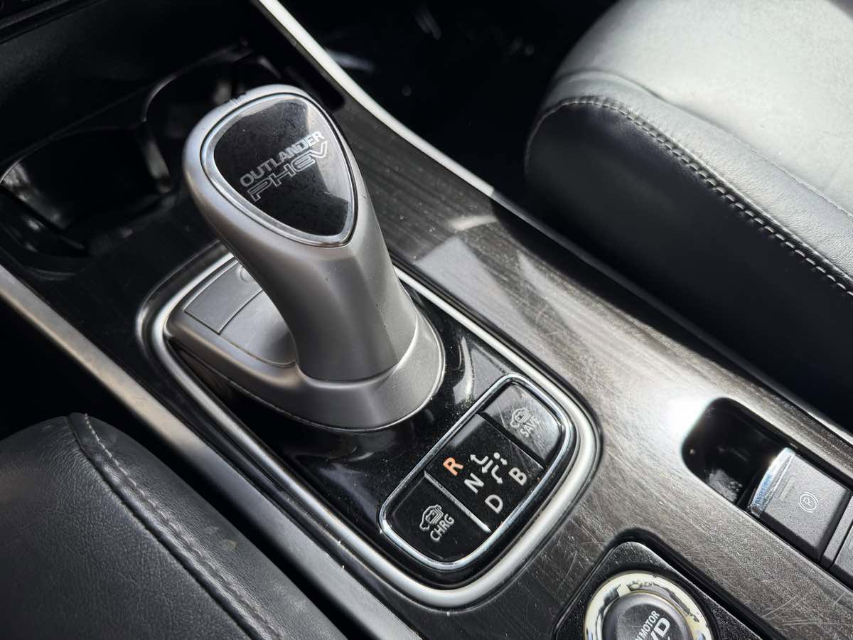 Used 2018 Mitsubishi Outlander GT image 23