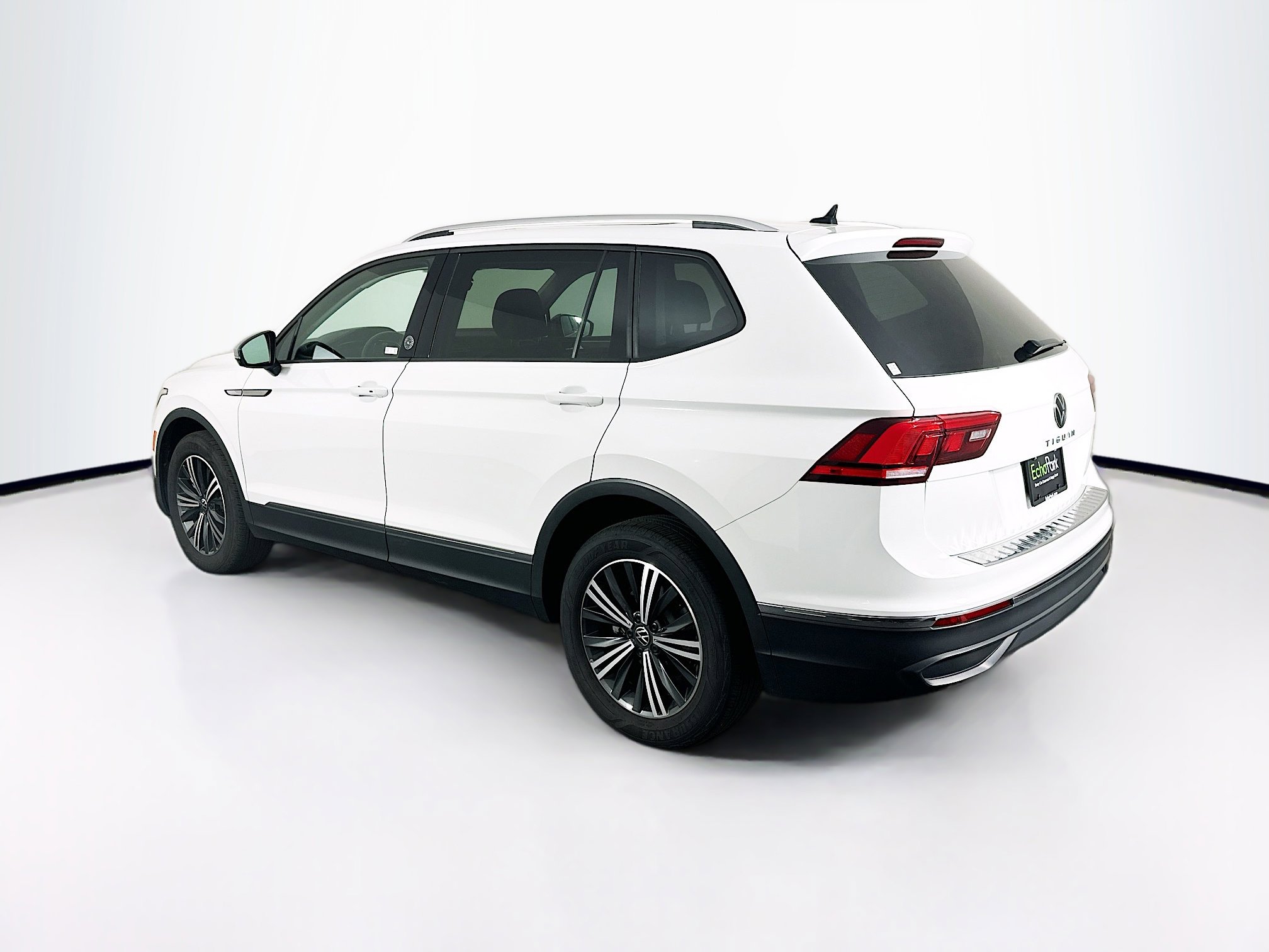 Used 2024 Volkswagen Tiguan Wolfsburg Edition image 5