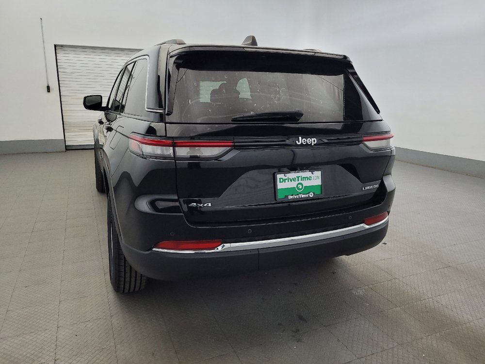 Used 2023 Jeep Grand Cherokee Laredo AWD/4WD image 6