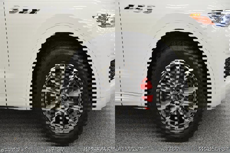 Used 2021 Maserati Levante image 41