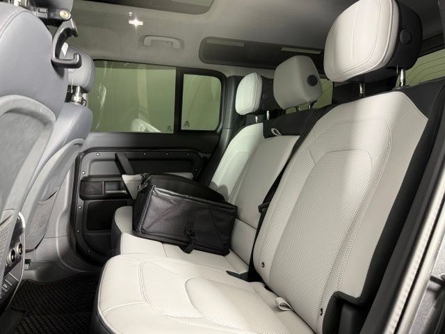 Used 2025 Land Rover Defender 110 X AWD/4WD image 24