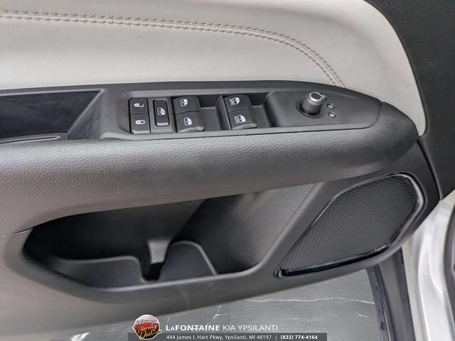 Used 2025 Jeep Compass Limited AWD/4WD image 15