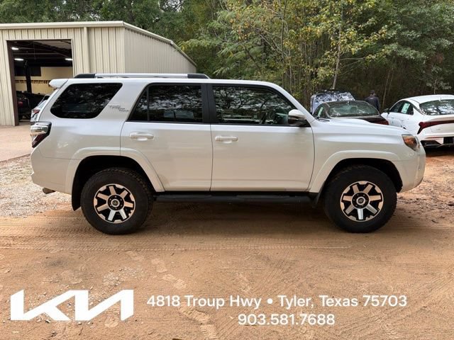 Used 2017 Toyota 4Runner TRD Off-Road Premium AWD/4WD image 12