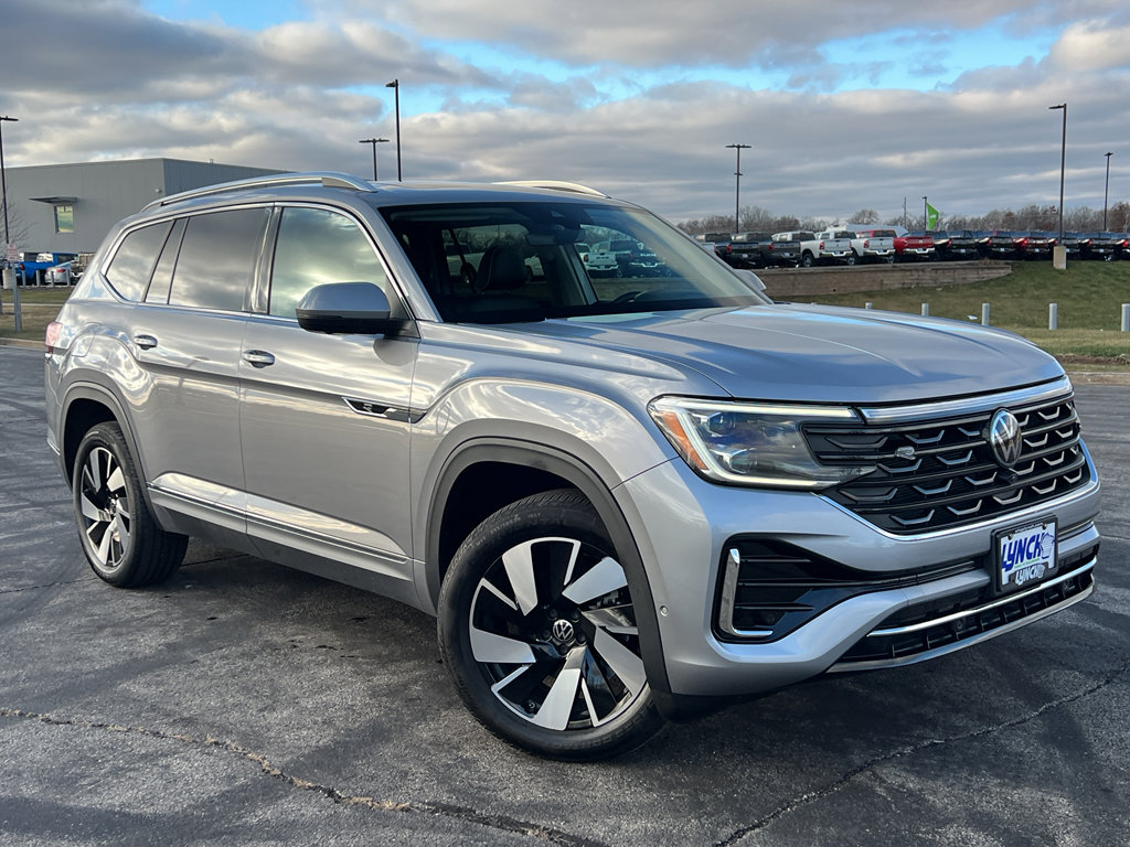 Used 2024 Volkswagen Atlas SEL Premium R-Line image 5