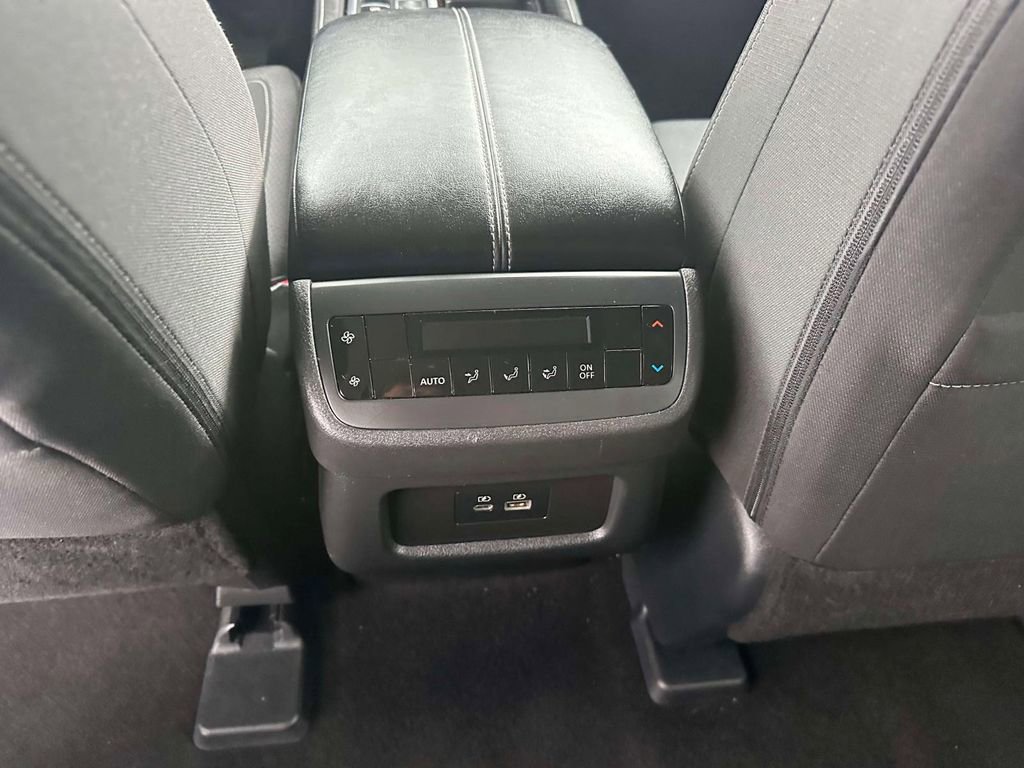 Used 2024 Nissan Pathfinder SV AWD/4WD image 12