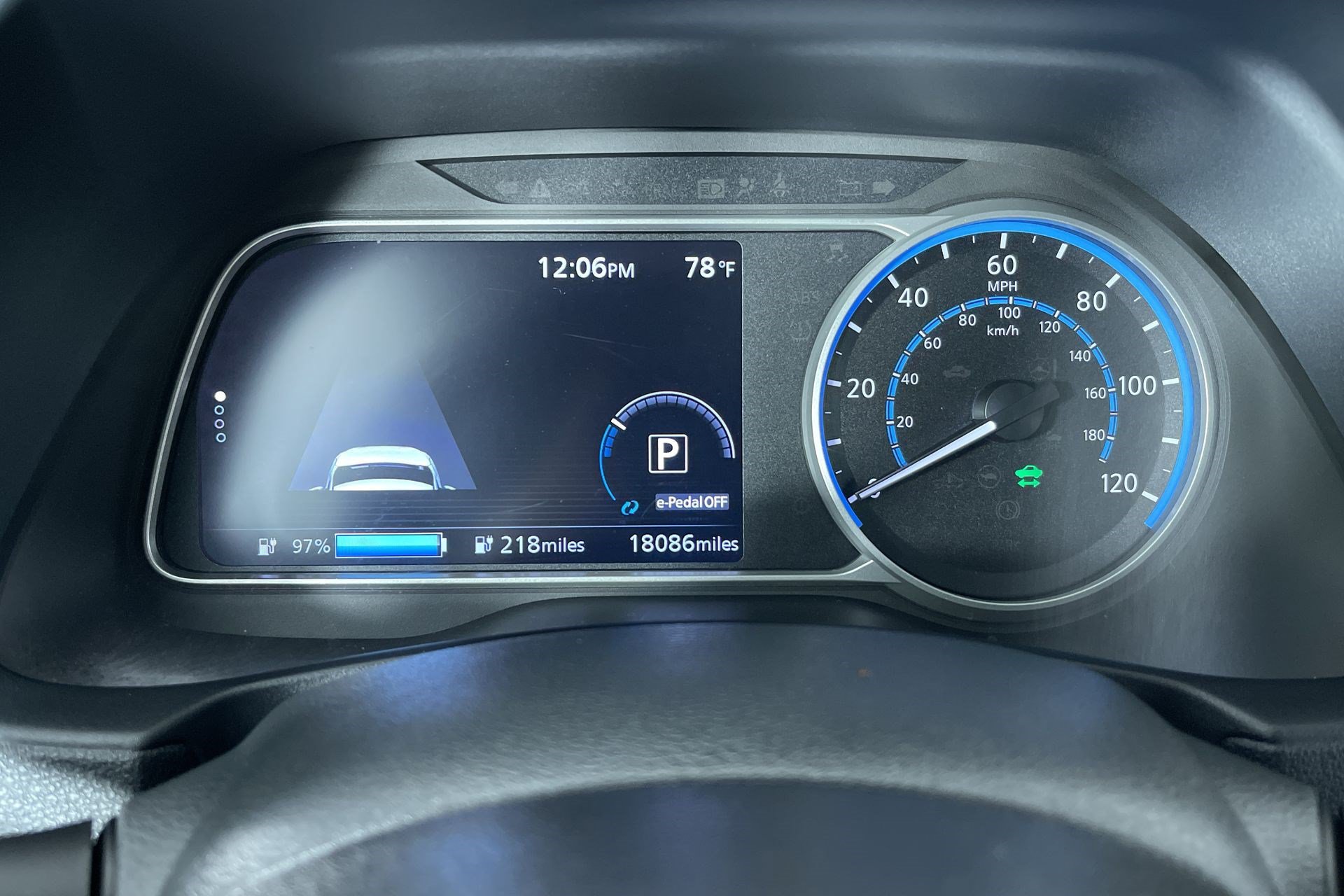 Certified 2025 Nissan Leaf SV Plus FWD image 17